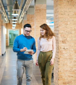 scandifix people walk in office